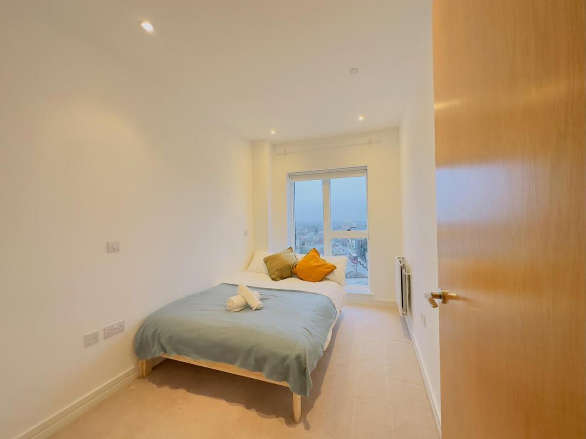 Luxurious Comfy Penthouse - Steps To East Croydon Train Station - Views Apartment Exterior photo