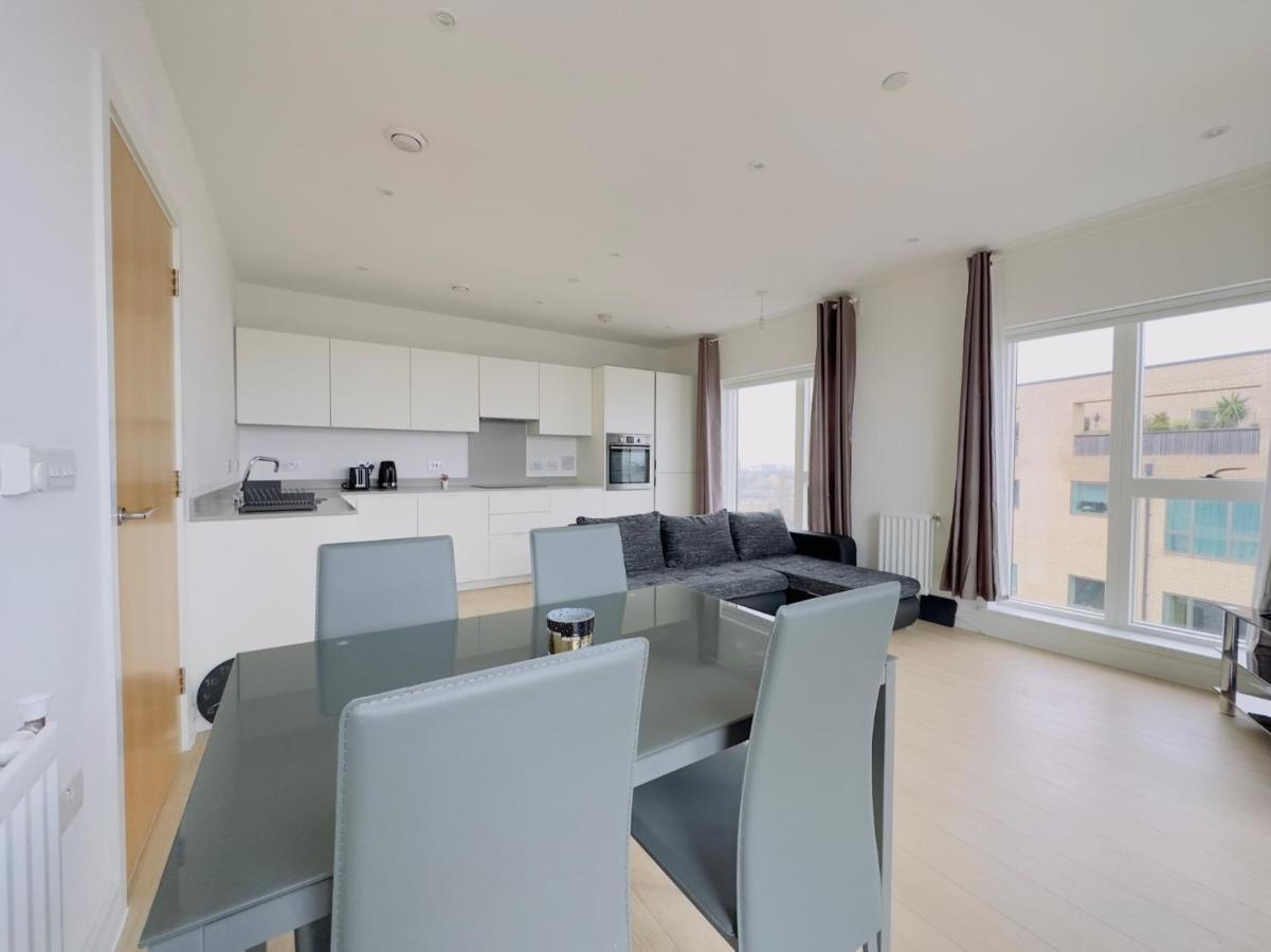 Luxurious Comfy Penthouse - Steps To East Croydon Train Station - Views Apartment Exterior photo